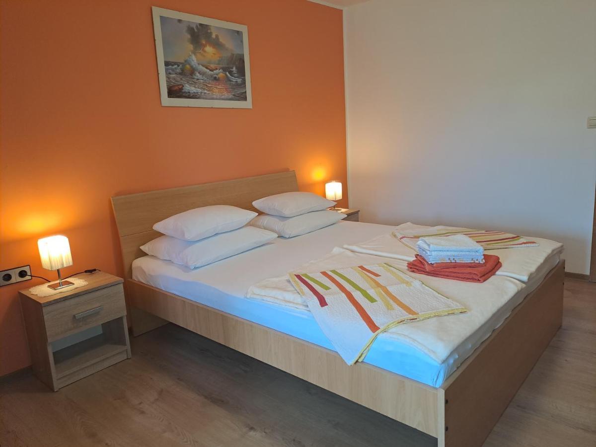 קרק Studio Apartments Maslinik מראה חיצוני תמונה