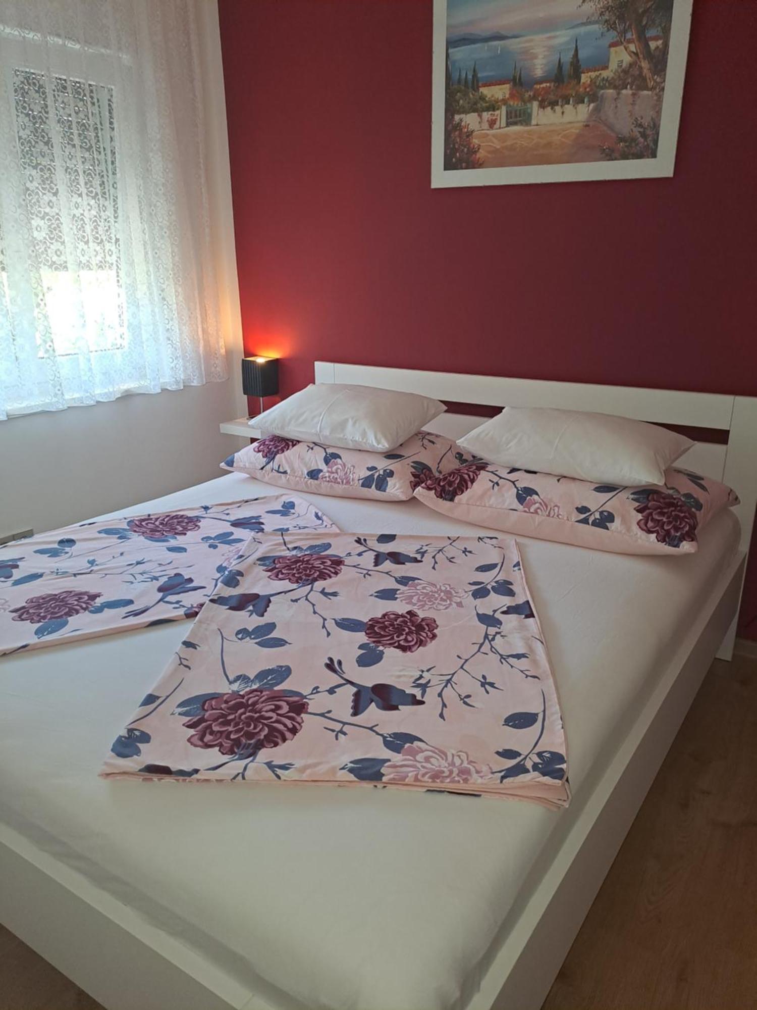 קרק Studio Apartments Maslinik מראה חיצוני תמונה