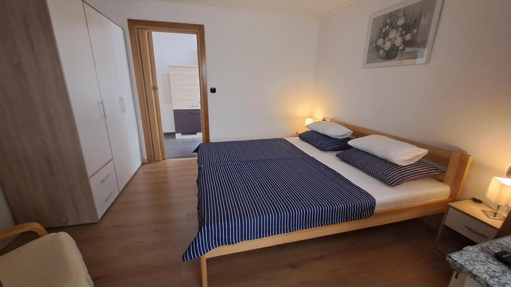 קרק Studio Apartments Maslinik מראה חיצוני תמונה