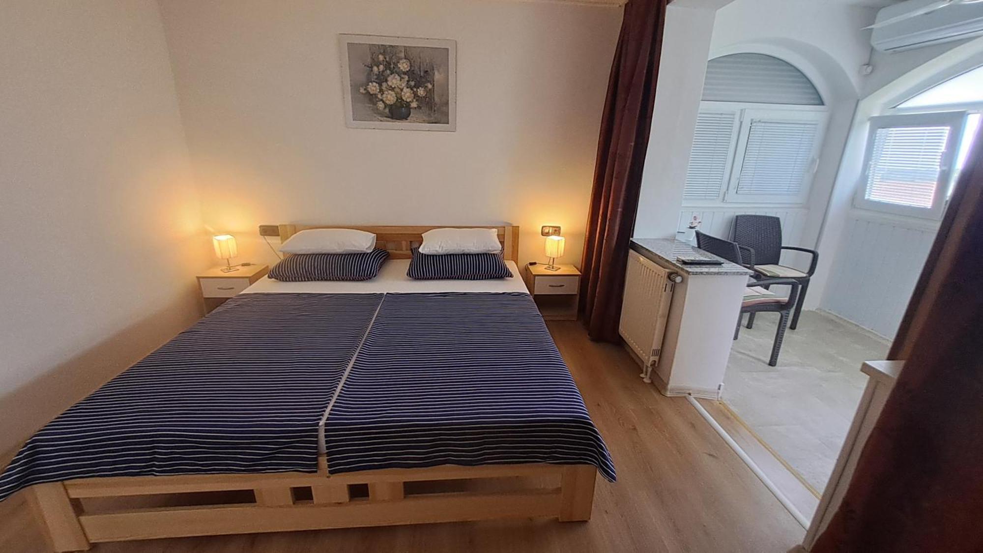 קרק Studio Apartments Maslinik מראה חיצוני תמונה